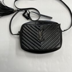 YVES SAINT LAURENT CAMERA BAG, USED, SLIGHT WORN AND DIRTY CONDITION, ENTRUPY VERIFIED