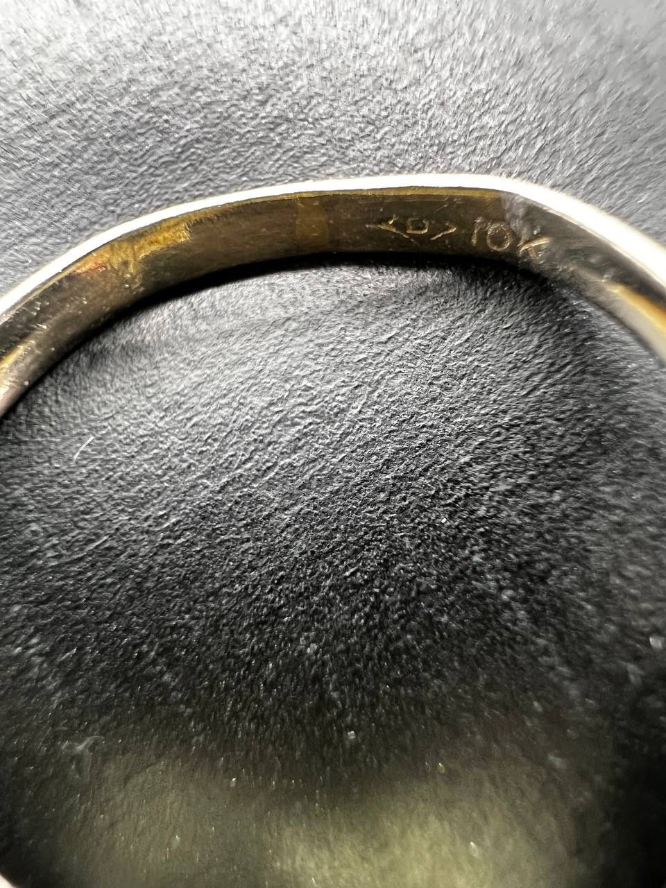 Gorgeous vintage Art Deco citrine ring made of 10k white gold.