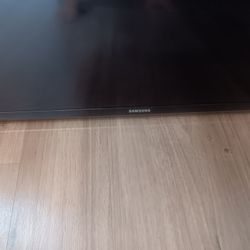 55 Inch Samsung Smart TV Needs Lightbulb Inside