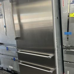 Thermador Built In 36” Stainless Steel Bottom Freezer Refrigerator 