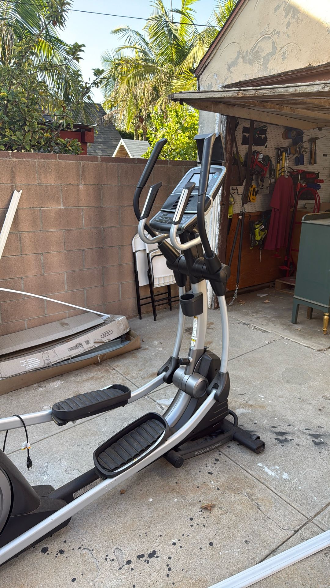 Brand New Elliptical Exercise Machine Nordic track 