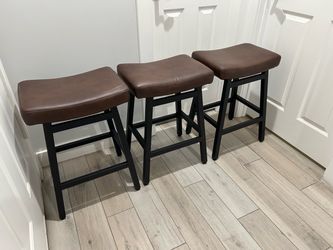 3 stools 24 inches height new