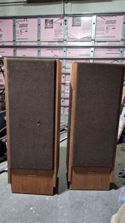 Old realistic T100 Tower speakers, need restoration