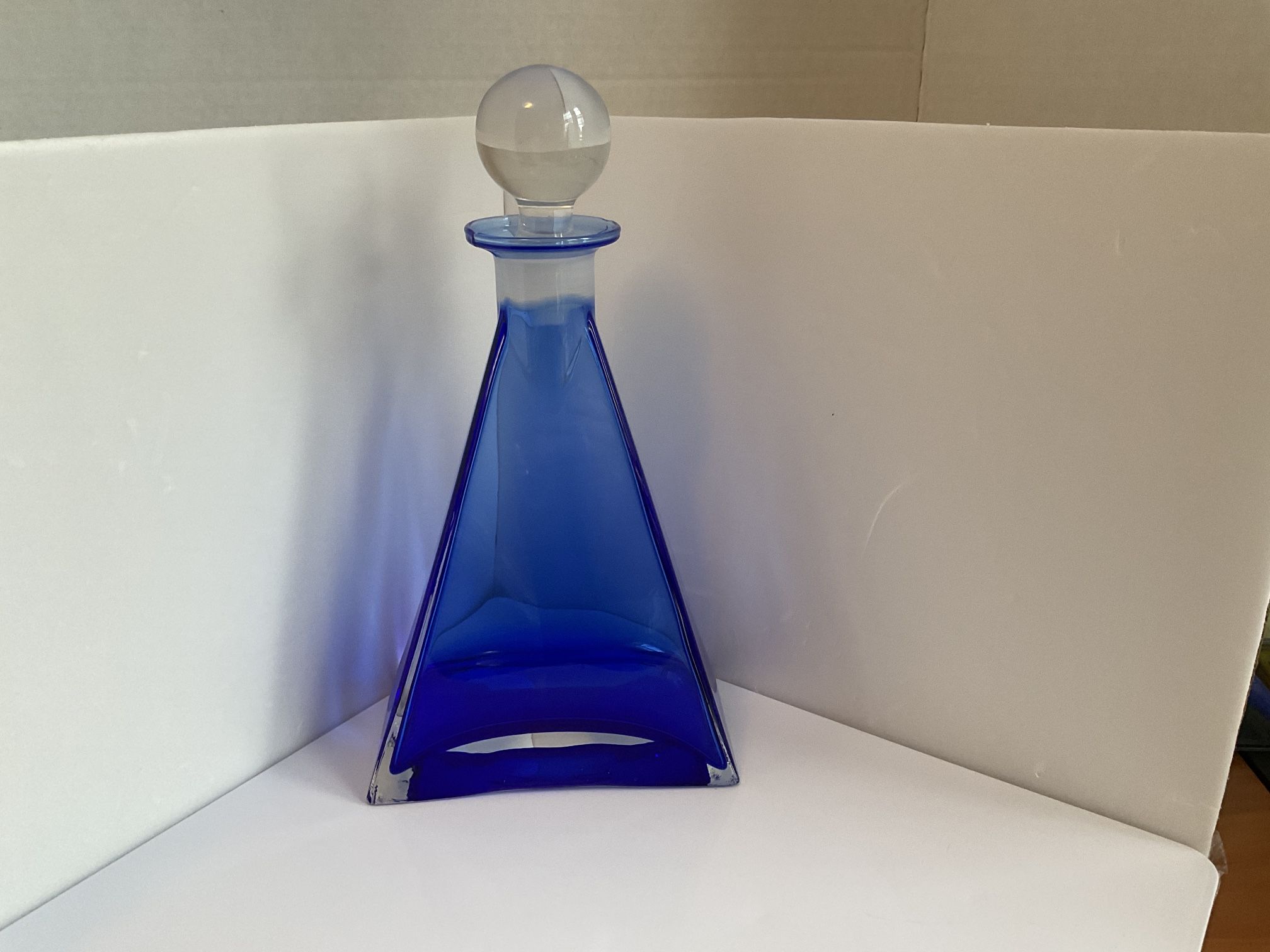 Decanter Hand Blown ITALY EXCELLENT CONDITION.