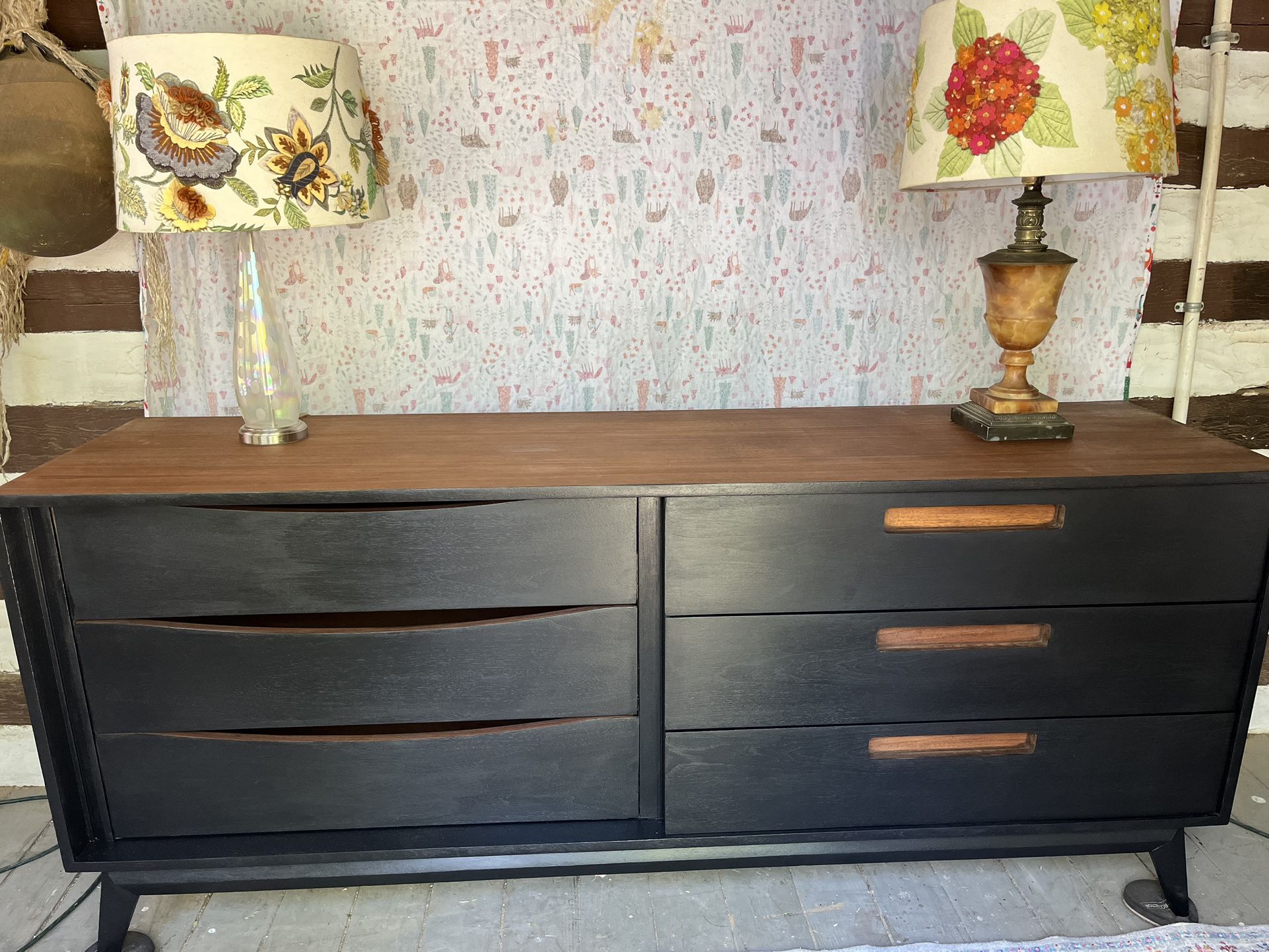 Beautiful MCM Cabinet Late 1950’s-1960’s