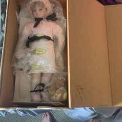 The Great American Doll Company Maxi 22 Inch Doll #136 Of 500 (comes With Limited Edition Bear )
