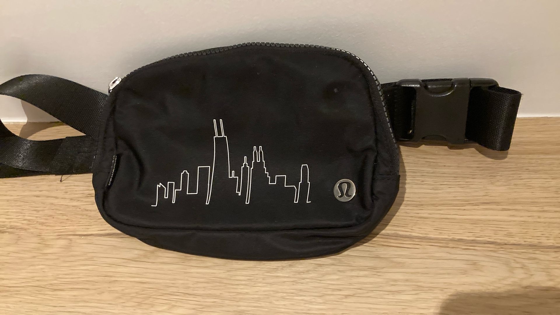 Lululemon bag CHiCAGO SKYLINE!!
