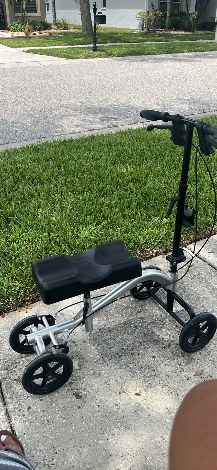 Nova Knee Scooter