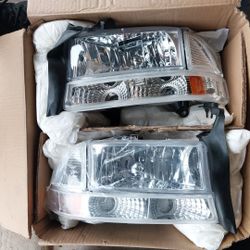  2 Headlights & 2 tailLights 