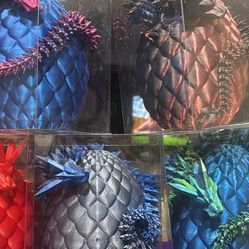 3-D dragon with egg large