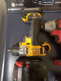 12v inpact Drill and battery dewalt