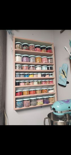 Sprinkle/spice rack