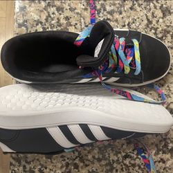 Boys Adidas Shoes Size 4