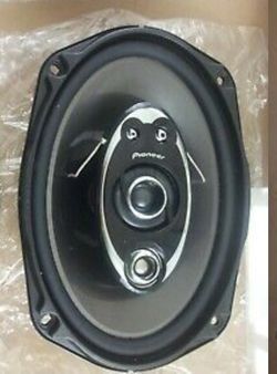2 Pioneer 460w 5 Way Speaker