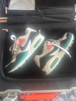 Women’s Nike Air Max  Size 8