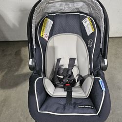 Graco SnugRide Lite LX Infant Car Seat. 