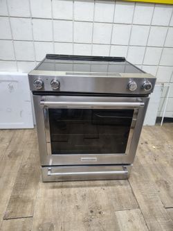 Kitchen aid Stainless steel top glass stove electric 220v In Excellent Working Condition