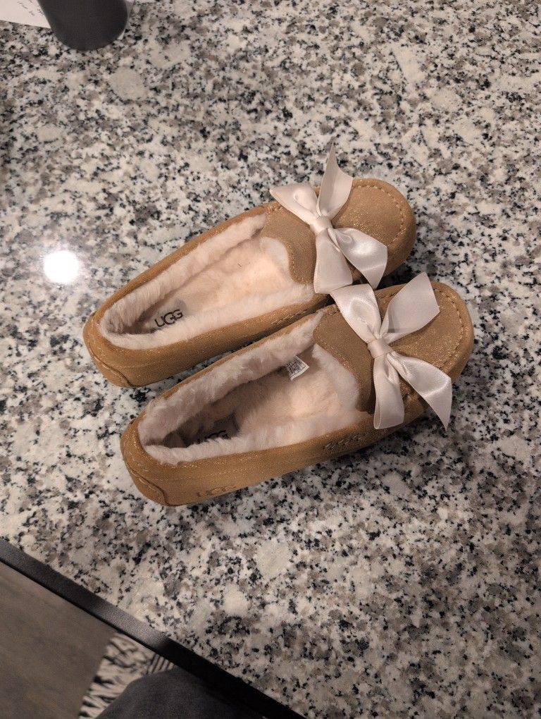 UGG Dakota Slippers