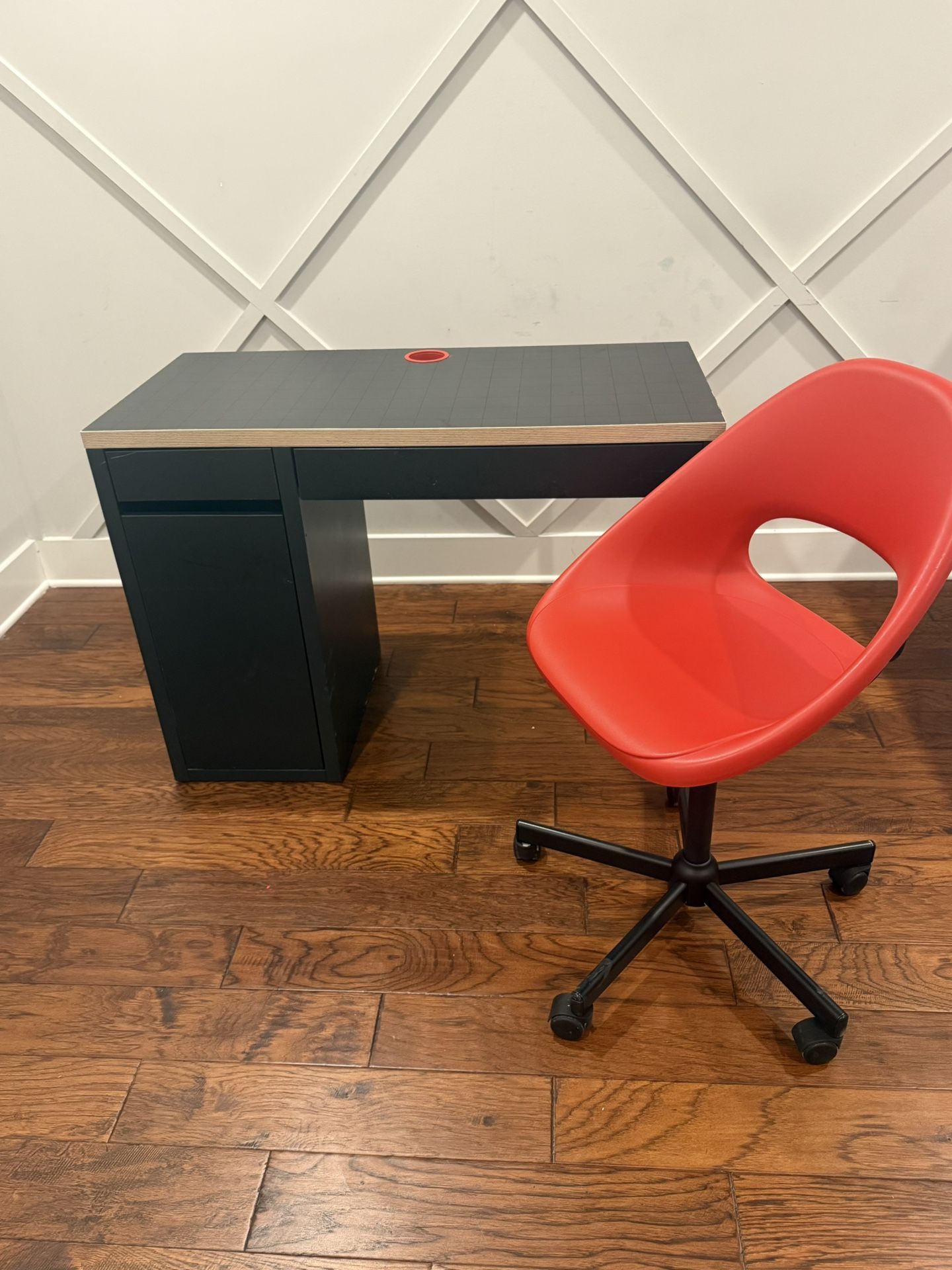 Computer Desk And Chair