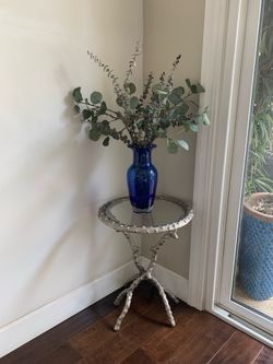 Accent table