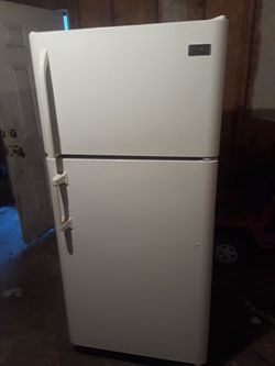 Refrigerator and gas stove for sale both works great just needs a little cleaning