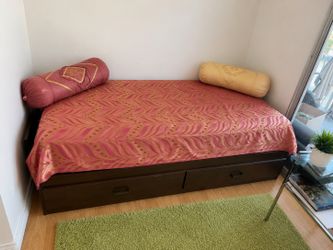 Wooden Daybed with Storage Drawers  with mattress – Excellent Condition