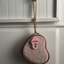 Juicy couture pink string of pearls heart zip around hand bag/ wristlet