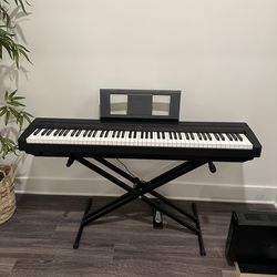 Yamaha Digital Piano w/stand & pedal