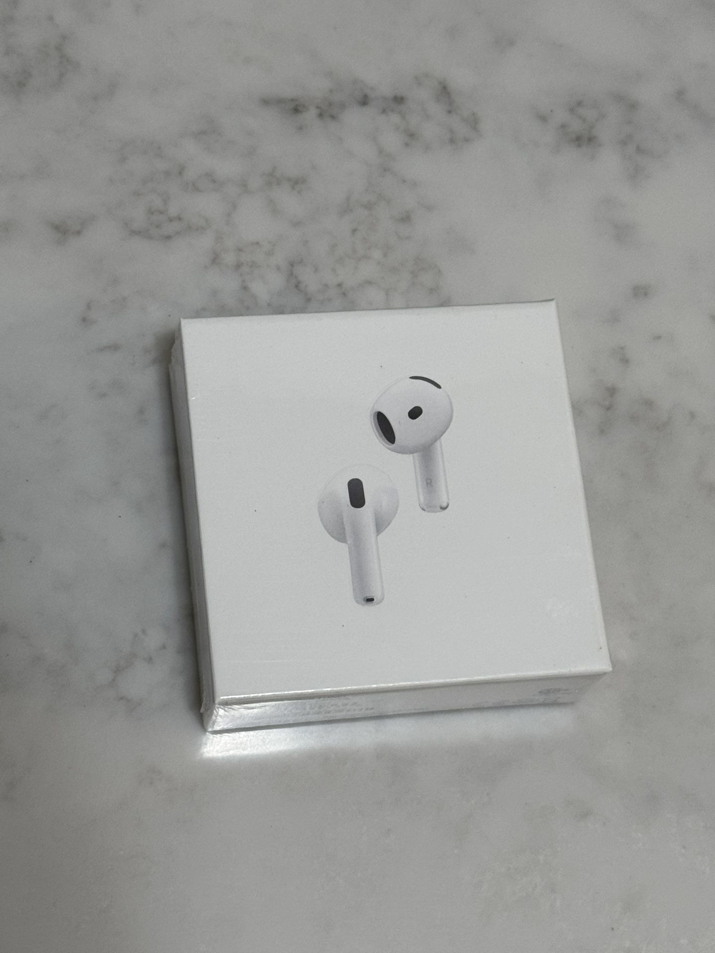 Apple AirPod (4th generation) With active Noise Cancellation