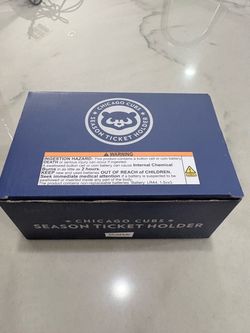 2024 Chicago Cubs Season Ticket Holder Gift Wrigley Field Light Replica And Pin