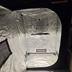 Spider Farm 4x2x6.5 Tent W GROWLIGHT