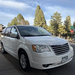 Chrysler Town & Country 