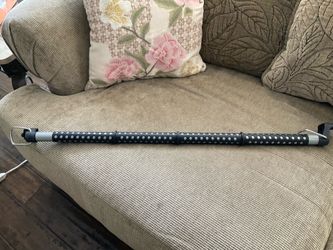 Adjustable Telescoping Support Bar – Extendable, Excellent Condition