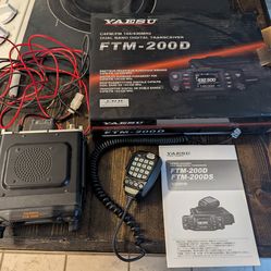 Yaesu FTM-200 ham radio