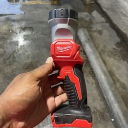 Milwaukee Flash Light 