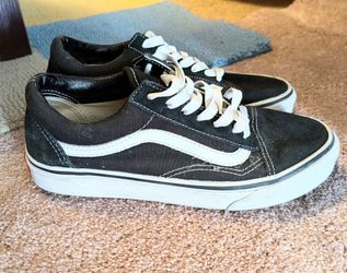 Vans Black & White Low-Top Sneakers Mens 6 Womens 7.5