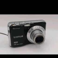 Fujiflm Finepix AX560 16MP Digital Camera 5x Zoom - Black W/ 4 GB SD Card