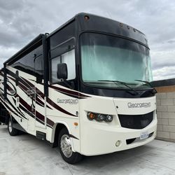 2013 Georgetown By Forest River 28ft RV