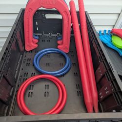 Plastic Horseshoe Set