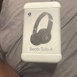 Beats Solo 4