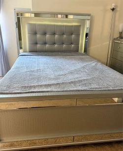 Queen Bed