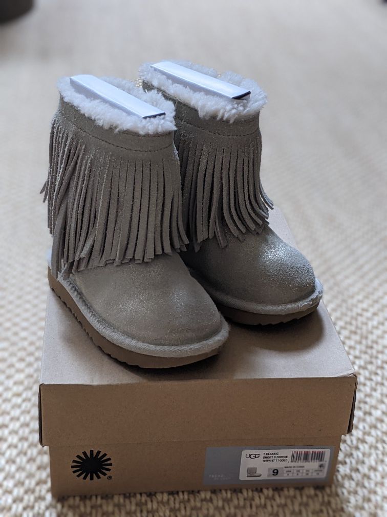 Toddler Size 9 UGG Classic Short II Genuine Shearling Metallic Fringe Boots