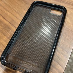 iPhone SE/6/7/8 Lightly used Tech21 Case