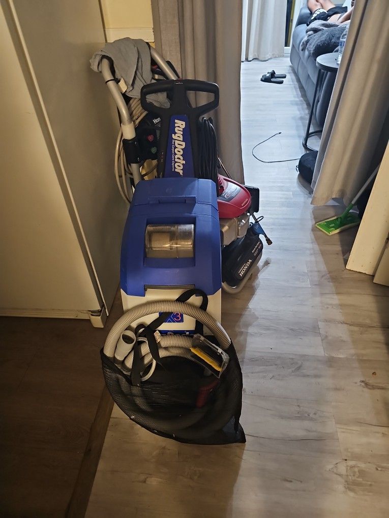 Commercial Carpet Cleaner