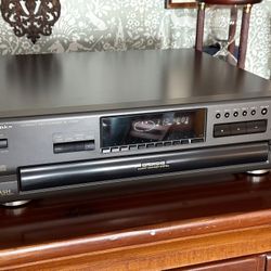 Technics SL-PD667 Five-Disc Cd Player