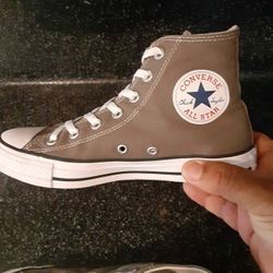 Converse womens 7 Good Condition 