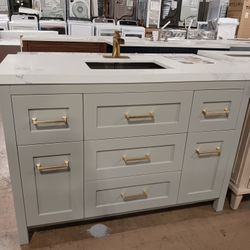 48in Bathroom Vanity - Light Grey - Includes Quartz Top, Sink And Handles 