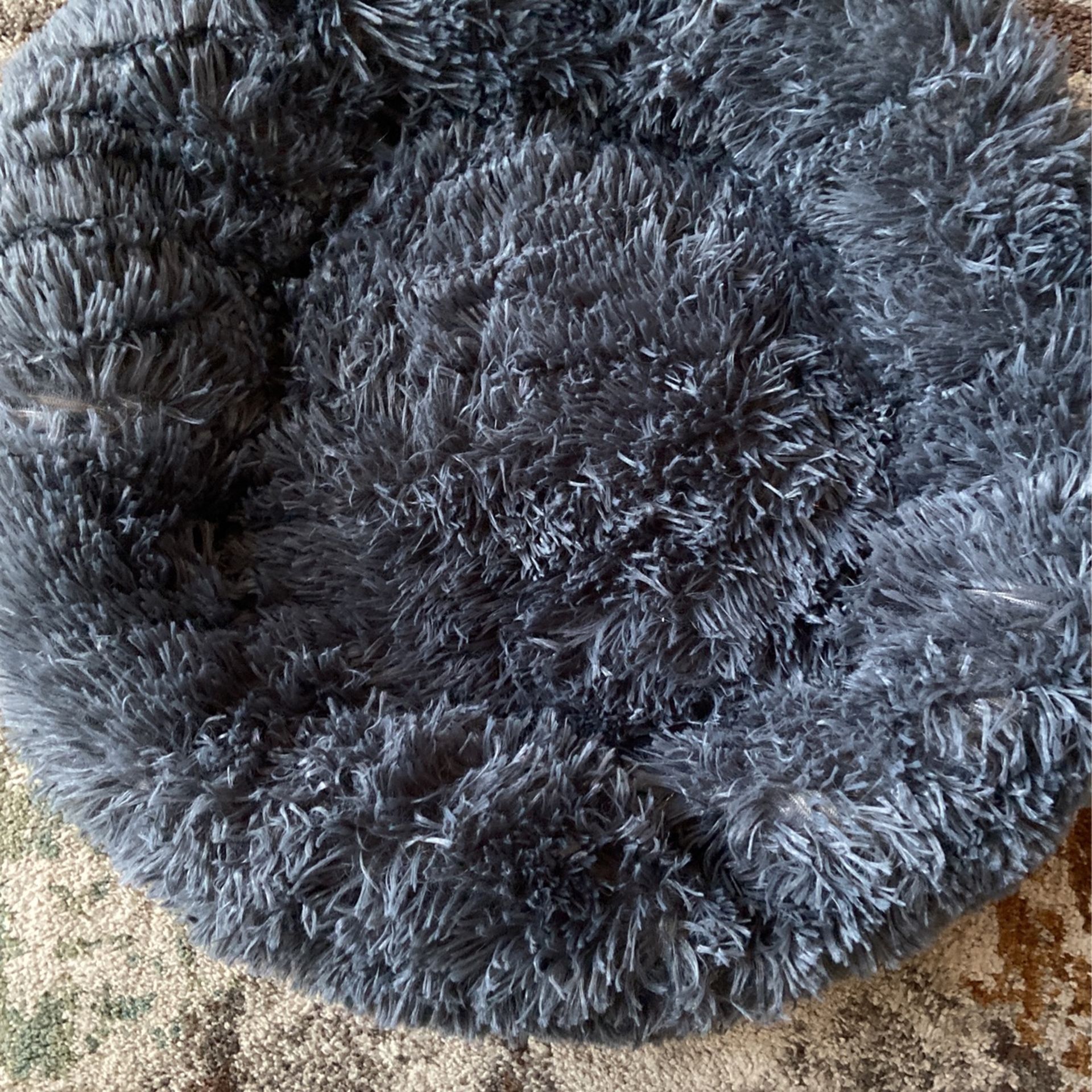 22’ Gray Round Dog Bed