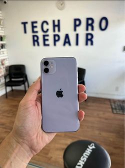 Iphone 11 64gb unlocked, like new!