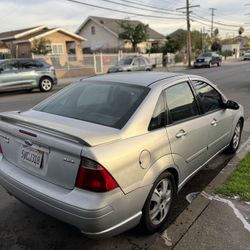 2005 Ford Focus Zx4
